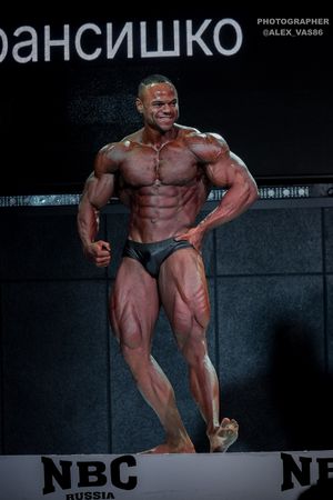 CLASSIC PHYSIQUE